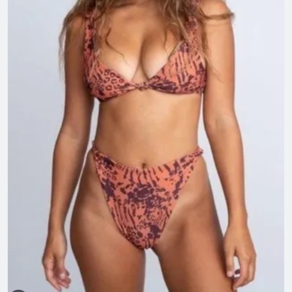 Skatie Other - Skate Utica High Waisted Bikini salty blonde